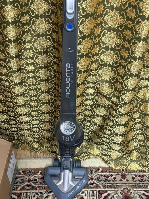 Пылесос серый новый