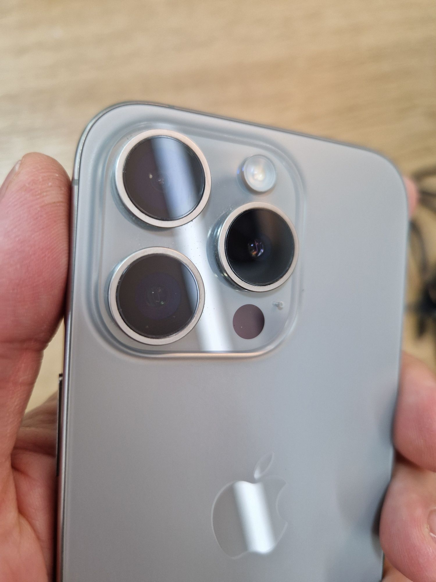 Продам iphone 15 pro 256