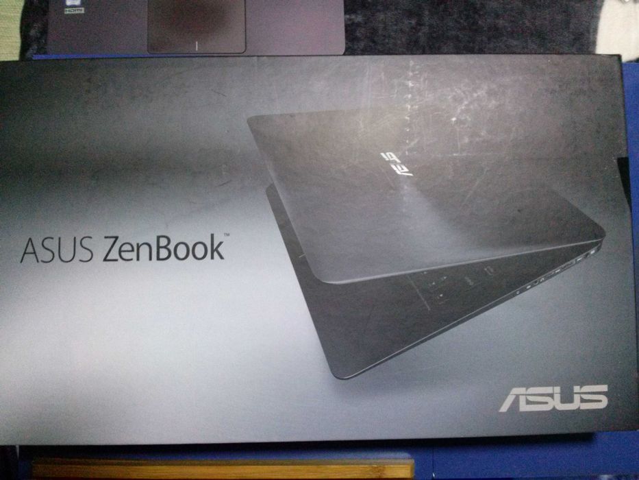 Laptop Asus Zenbook UX305CA