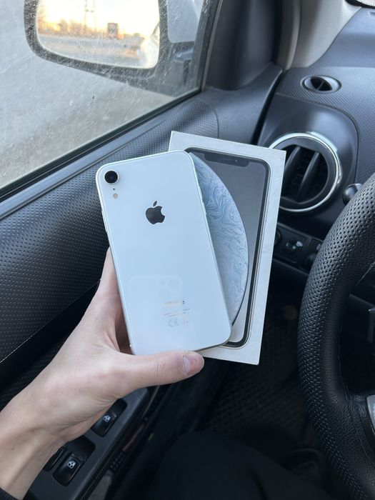 Продам Айфон XR 128gb 76%