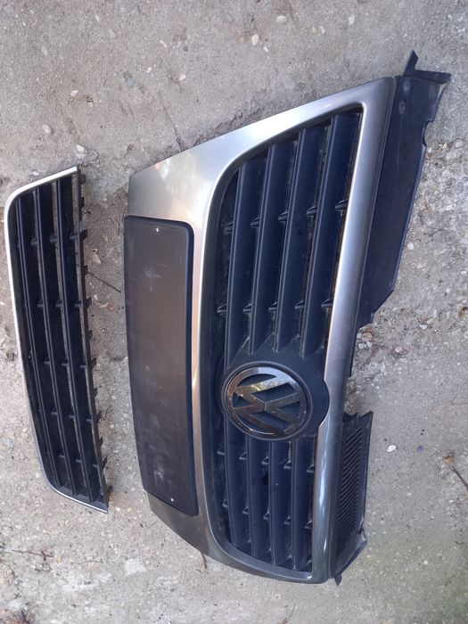 Grila Passat B6 Grila din bara cu sigla și bara de jos din bara