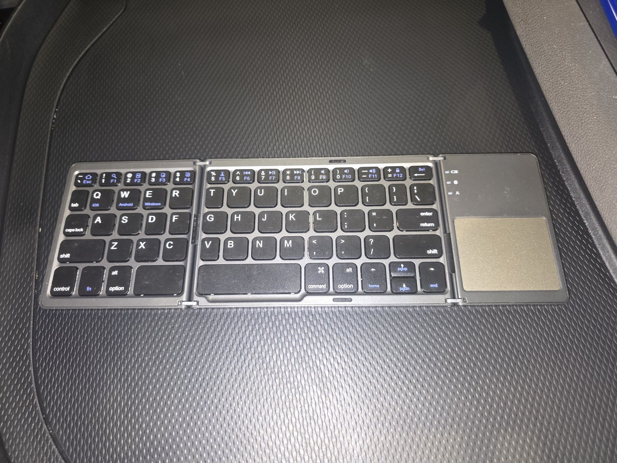 Vând Tastatura pliabilă