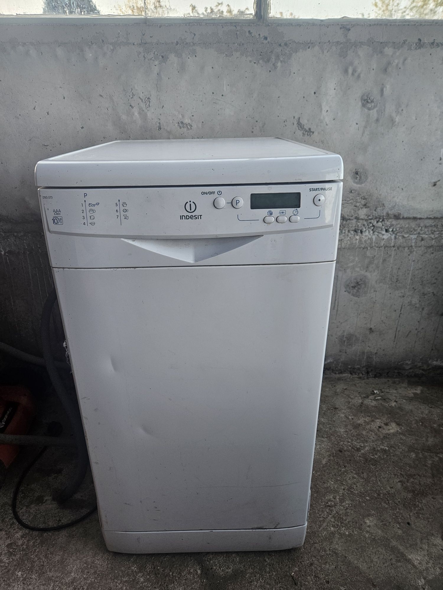 Съдомиялна indesit dsg 573 на части