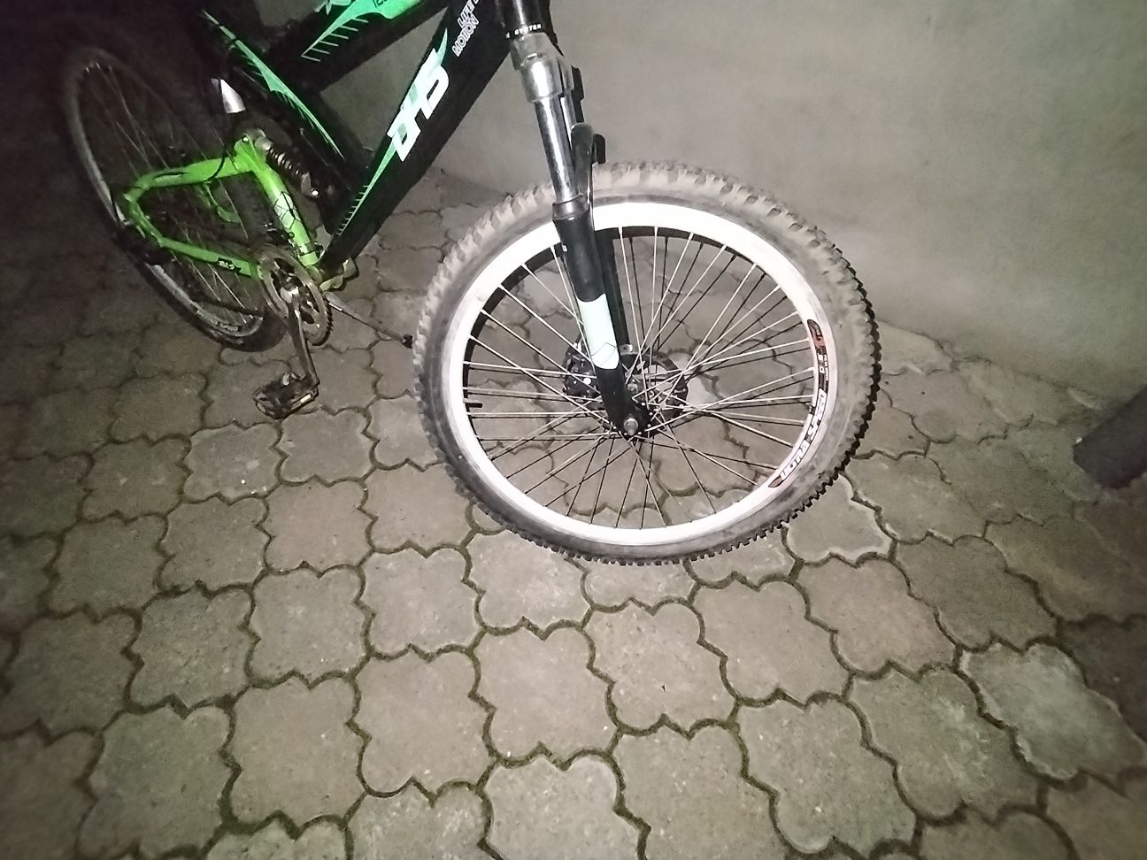 Vând bicicleta DHS