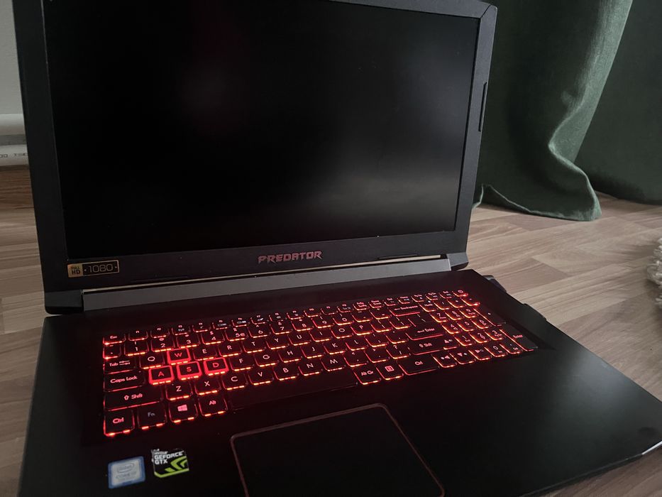 Laptop gaming Acer Predator Helios 300 PH317-51, i7,GTX 1060, 16GB RAM
