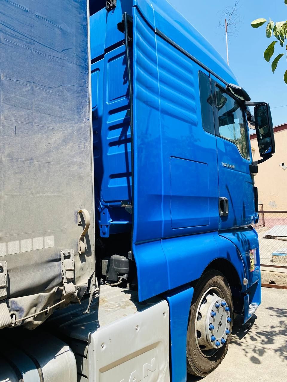 MAN TGX 420 MEGA EURO 6
 Schmitz Mega 105m3
