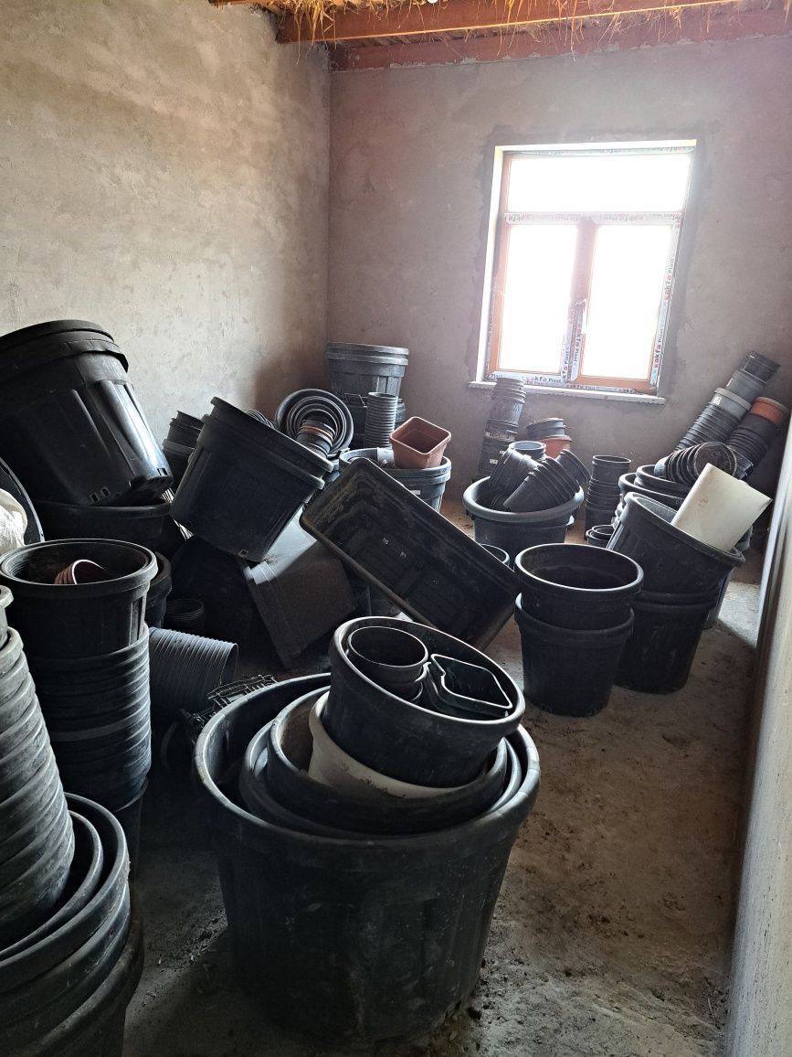 Gullar uchun tuvaklar. Горшки для растений