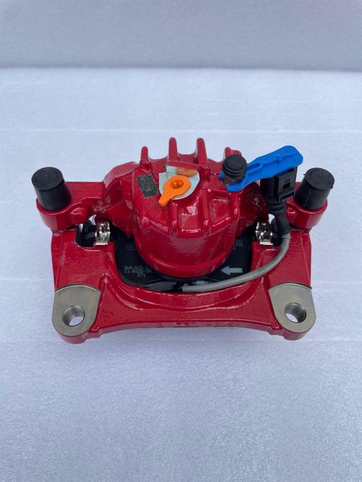 Set etrieri frână fața VW – Roșii – NOU cu plăcuțe – GTI/GTD/GTE