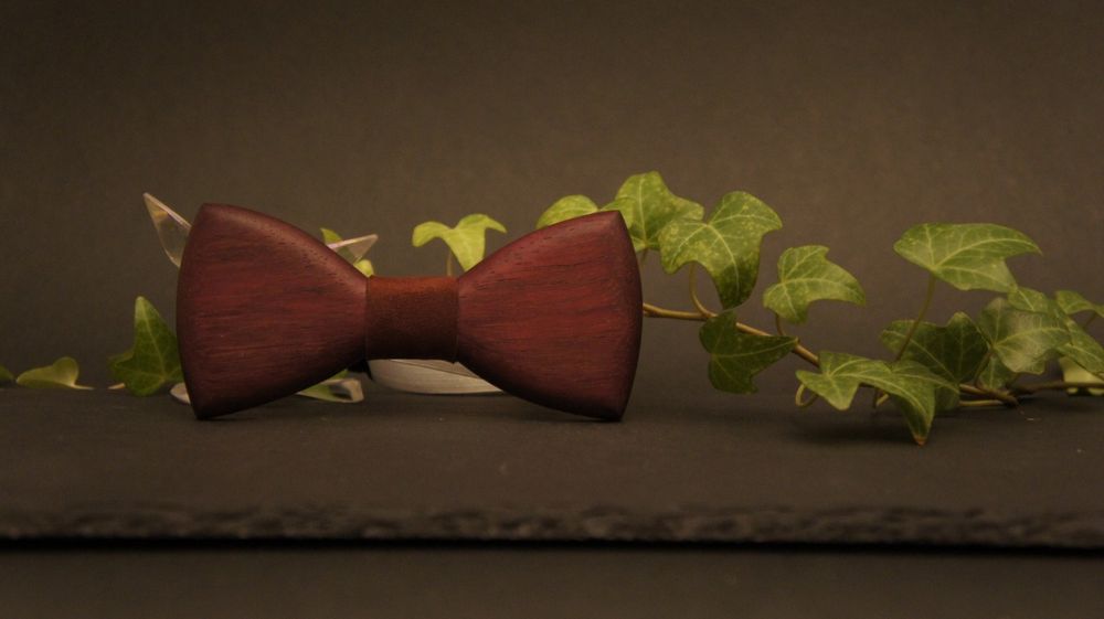 Ръчно изработени дървени папийонки