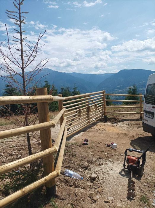 Garduri si porti din lemn rotund