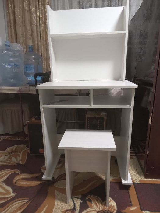 Письменный стол 2 штук Новый