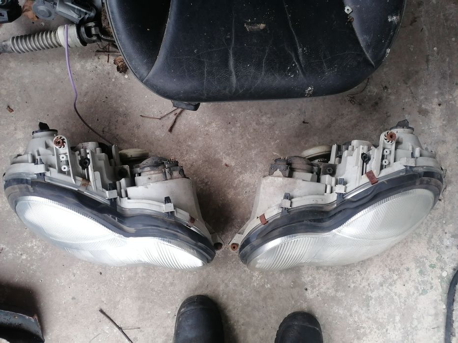 Фарове ляв и десен Mercedes C class W203 S203