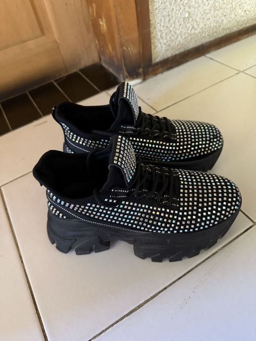 Дамски маратонки без забележки