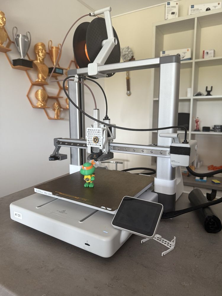 Imprimanta 3d Bambu Lab A1 pe stoc la CELLGSM