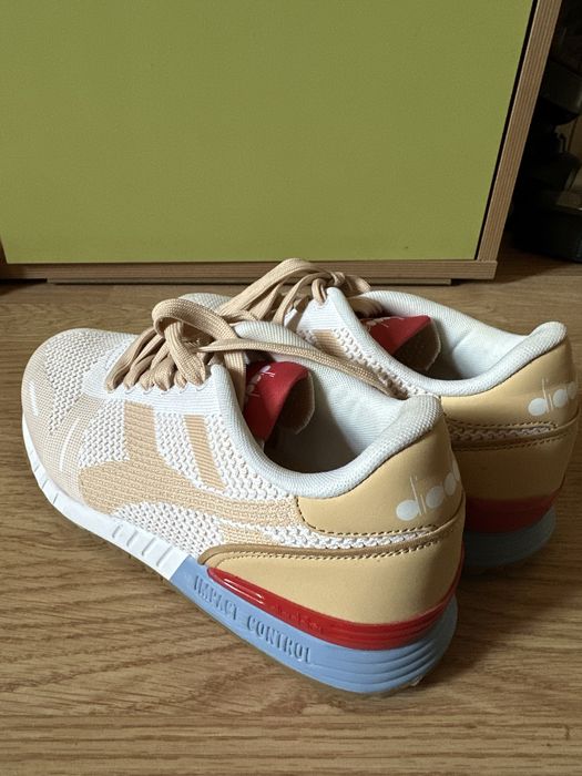 Маратонки diadora