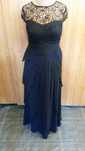 Vand Rochie eleganta cu top-ul crosetat
