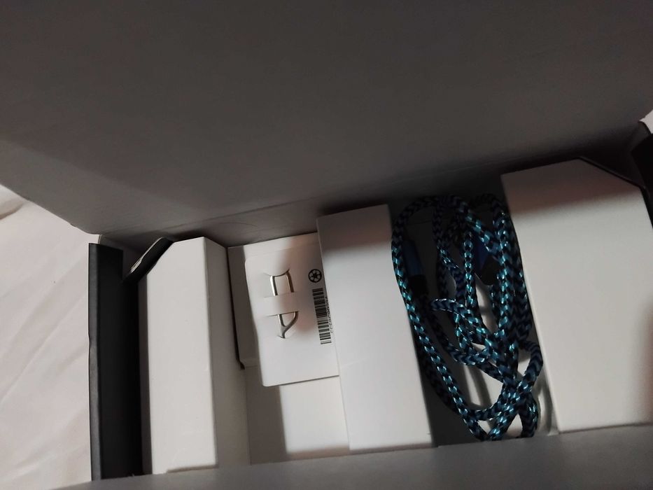 Чисто нов телефон Motorola e13