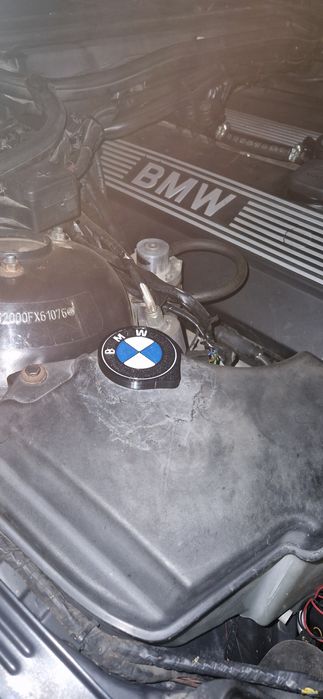 Капачка за казанче на чистачките BMW