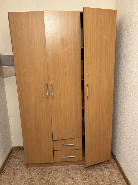Продам шкаф для прихожей
