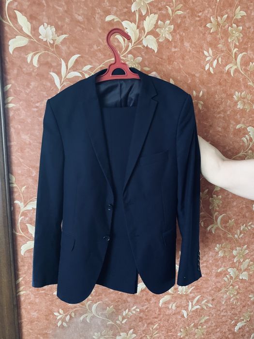 Продам костюм на подростка