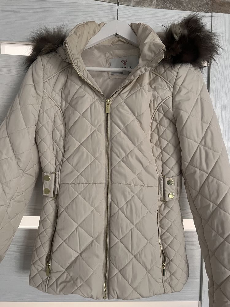 Яке  Guess-крем/беж