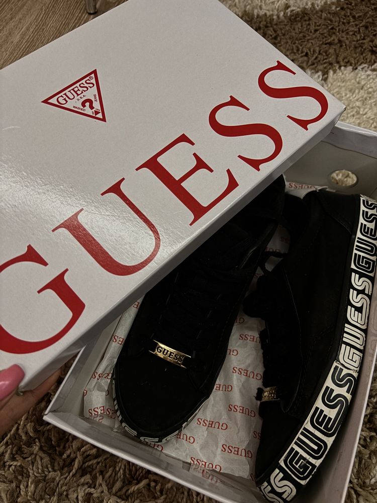 РАЗПРОДАЖБА дамски обувки GUESS и CK