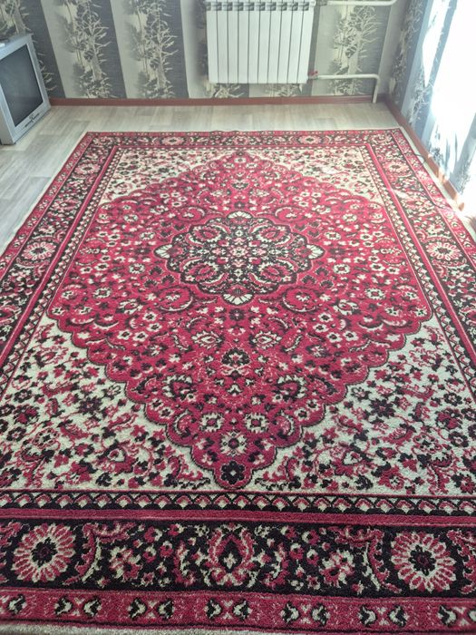 Продам Ковер в хорошем состоянии