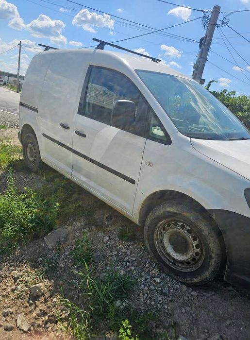 De vanzare volkswagen caddy 1.6 dizel preț 2.700 euro negociabil