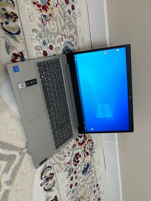 Ноутбук Lenovo в идеальном состояний