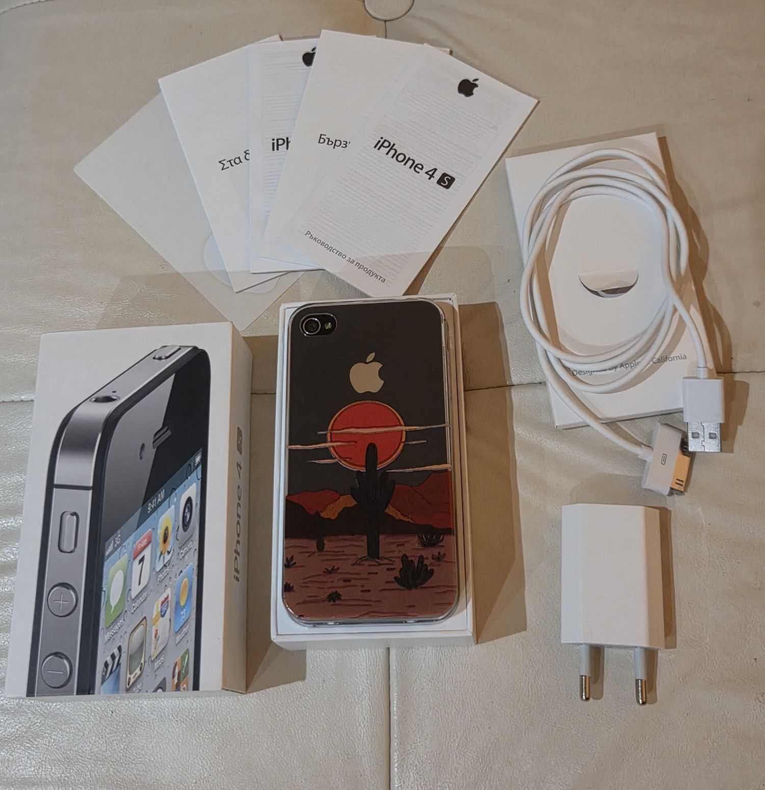 Продавам IPhone 4s - 16 GB , иконичен модел