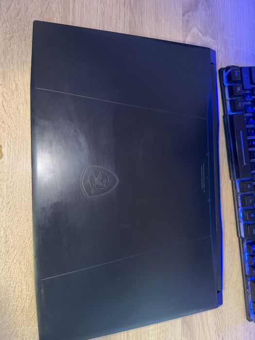 Laptop Gaming MSI Katana B12V