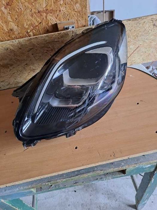 Far stanga Ford Puma ST Line led an 2020-2024 original