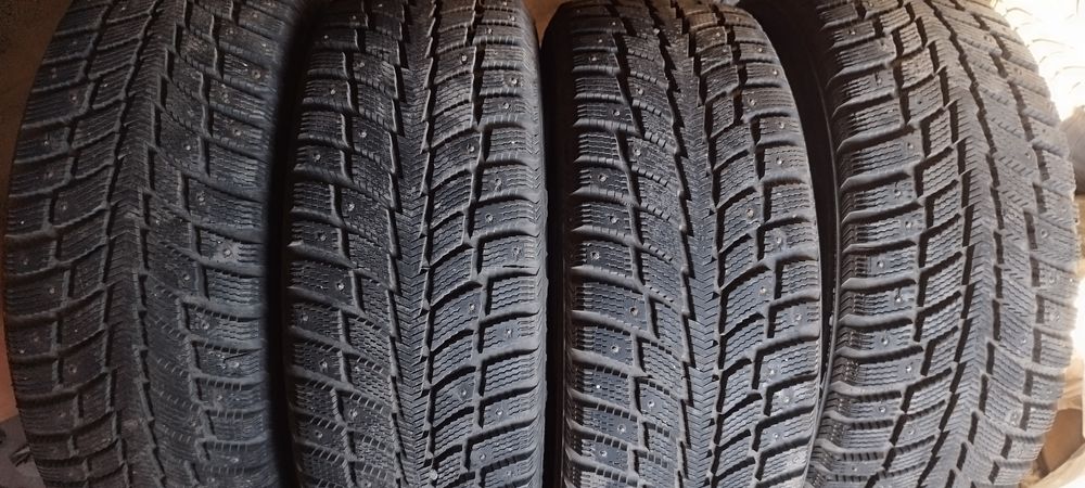 Продам зимние шины 225/55/17