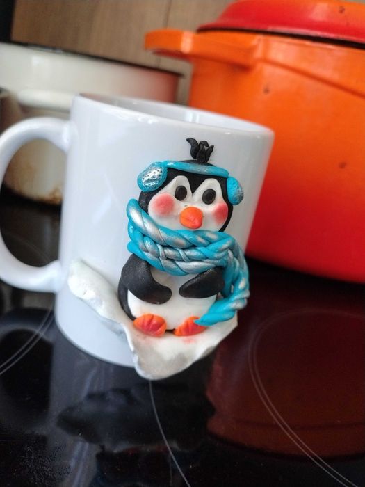 Чаша декорирана с полимерна глина.Зимен пингвин