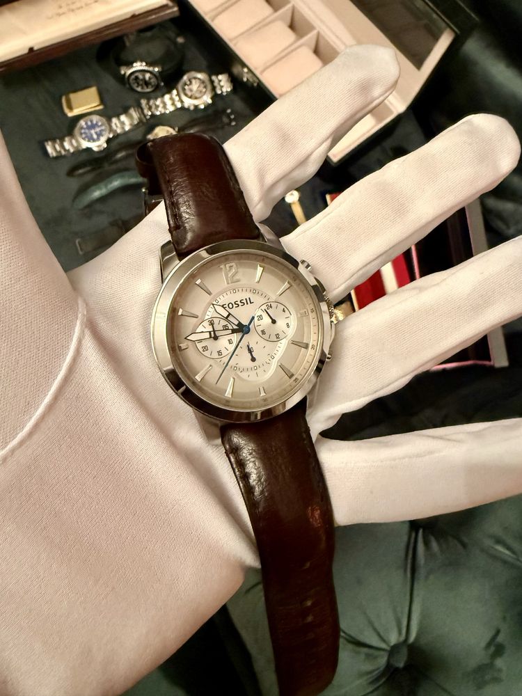 Часовници, Omega, Seiko, Orient, Citizen, Rolex, P. Hiwitt, Fossil, DG