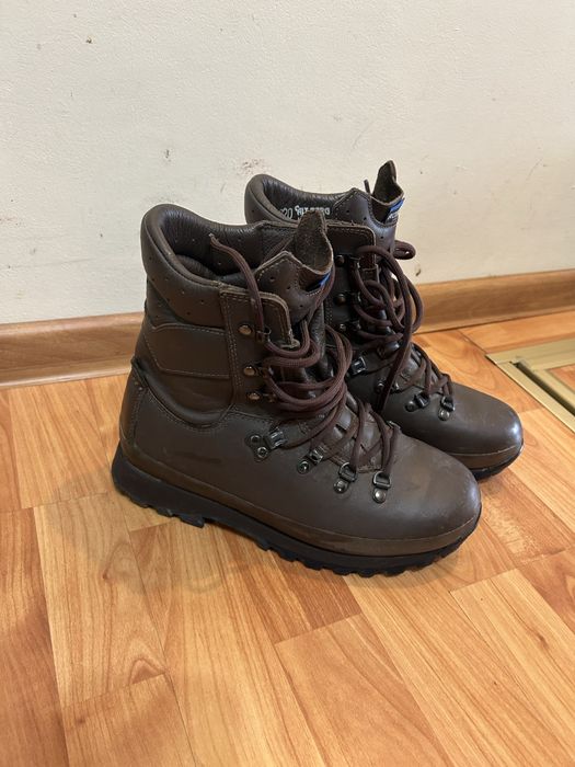 Vând bocanci Altberg Goretex