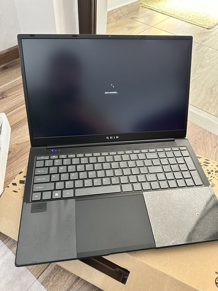 Laptop SGIN M17 - 512/8GB - Nou