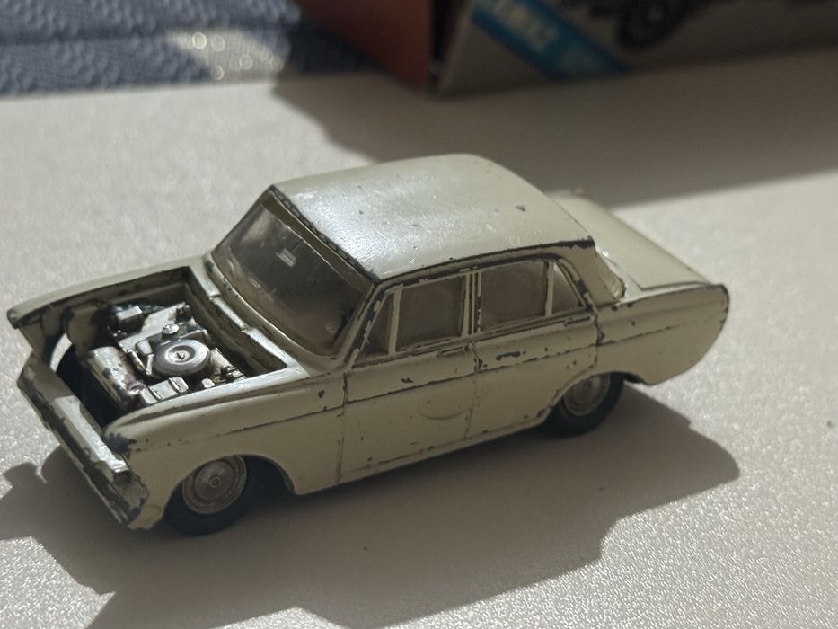 Модельки машинок ссср