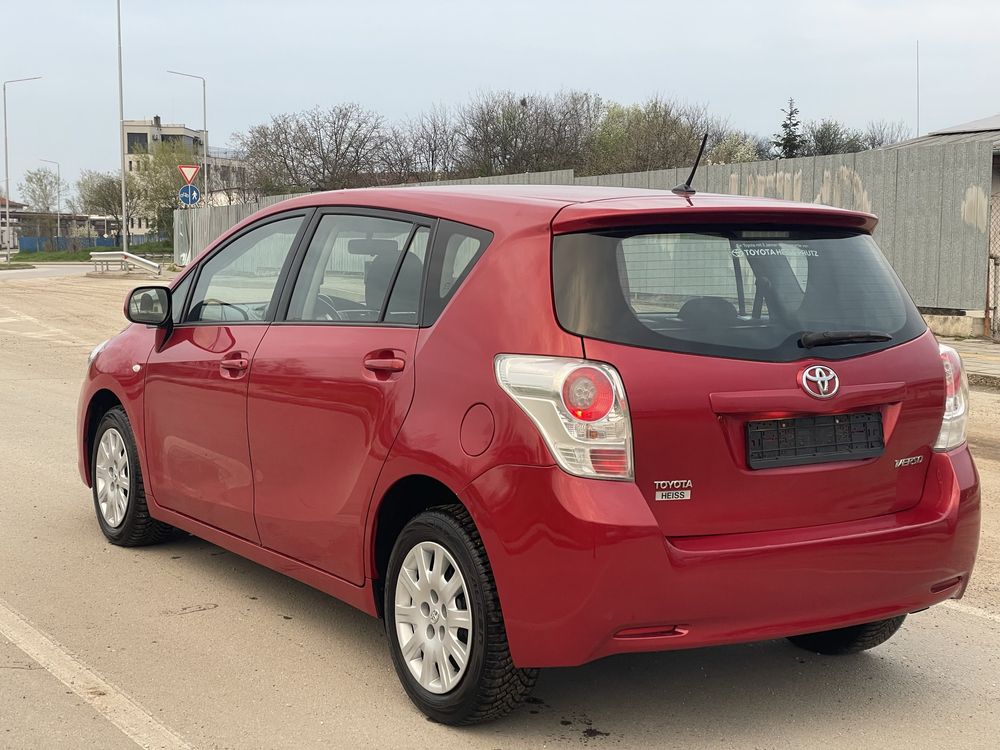 Toyota Verso 2009 2.0D4D 126к.с. 3 КЛЮЧА, КАТО НОВА