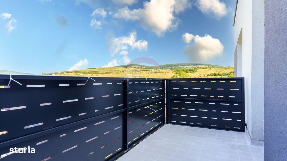 De vanzare duplex modern cu 4 camere, gradina si garaj, Baciu (Petrom)