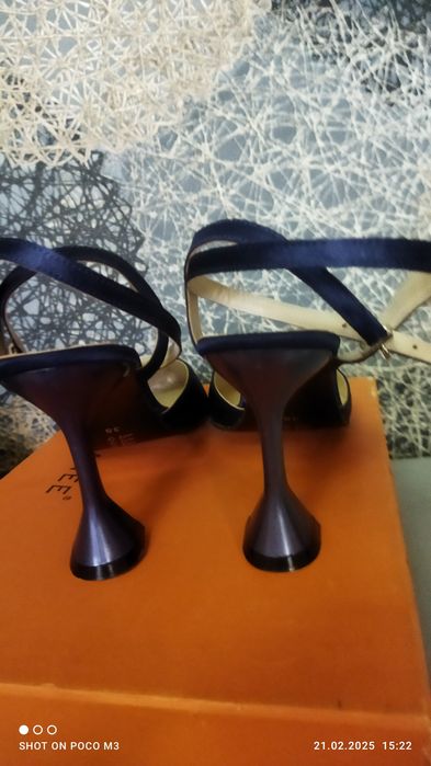 Продаются женские босоножки DS