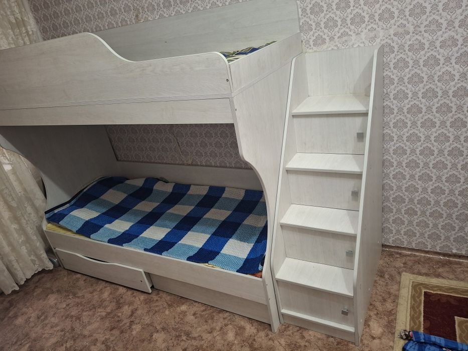 Продам детский подростковый кровать