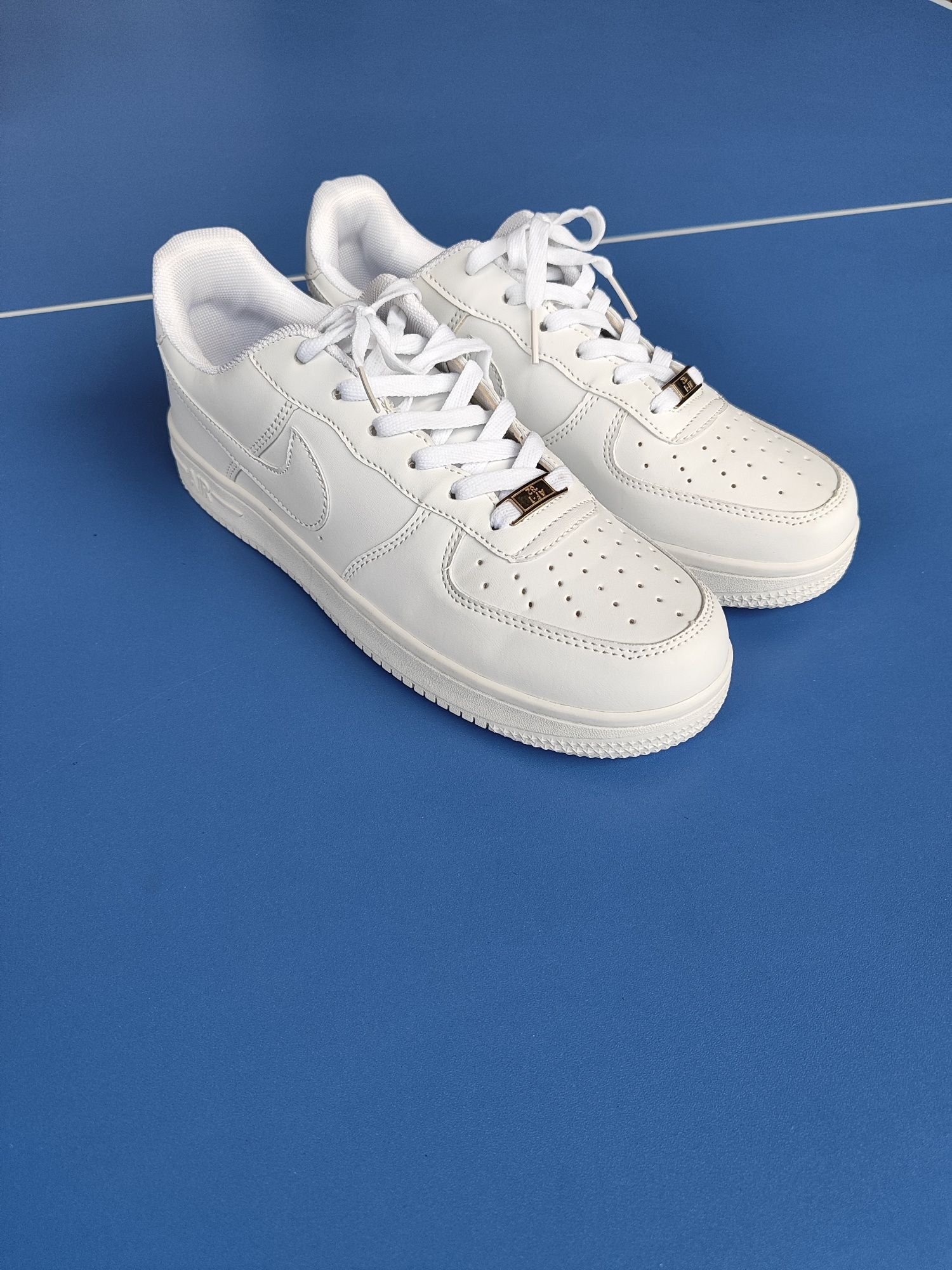 Nike air force .