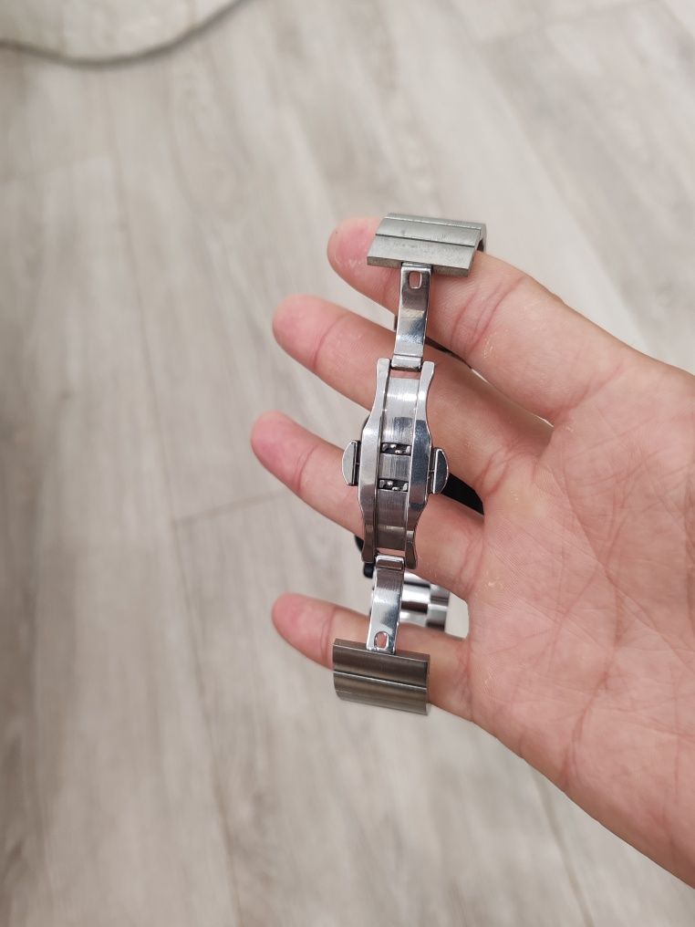 Продам Amazfit Bip  с трансфлективным цветном дисплеем