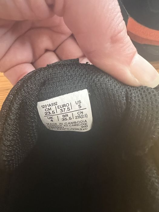 Маратонки Asics 37,5