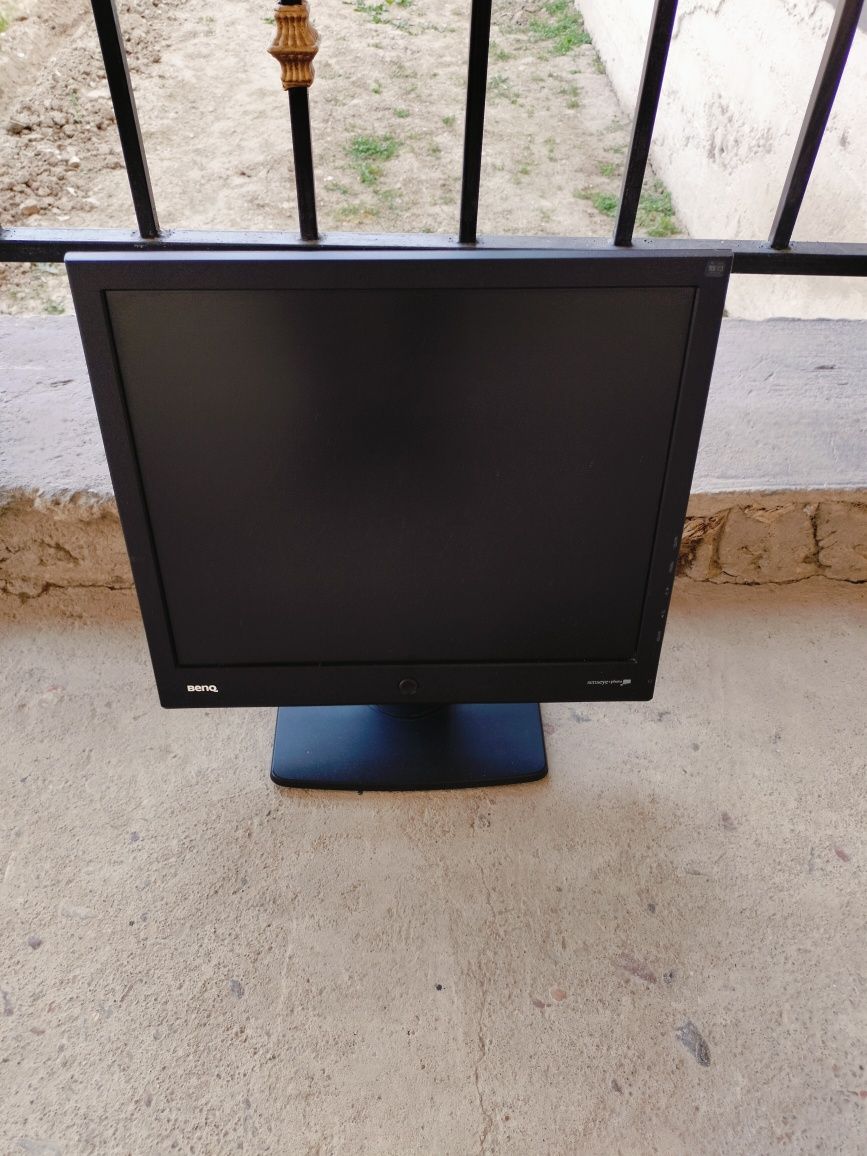 Monitor sotiladi