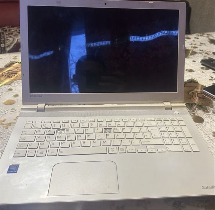 Vând Laptop Toshiba