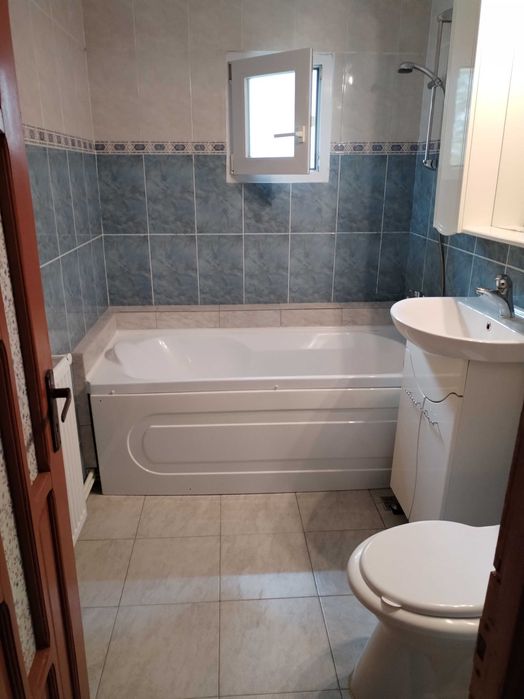 Apartament două camere decomandate