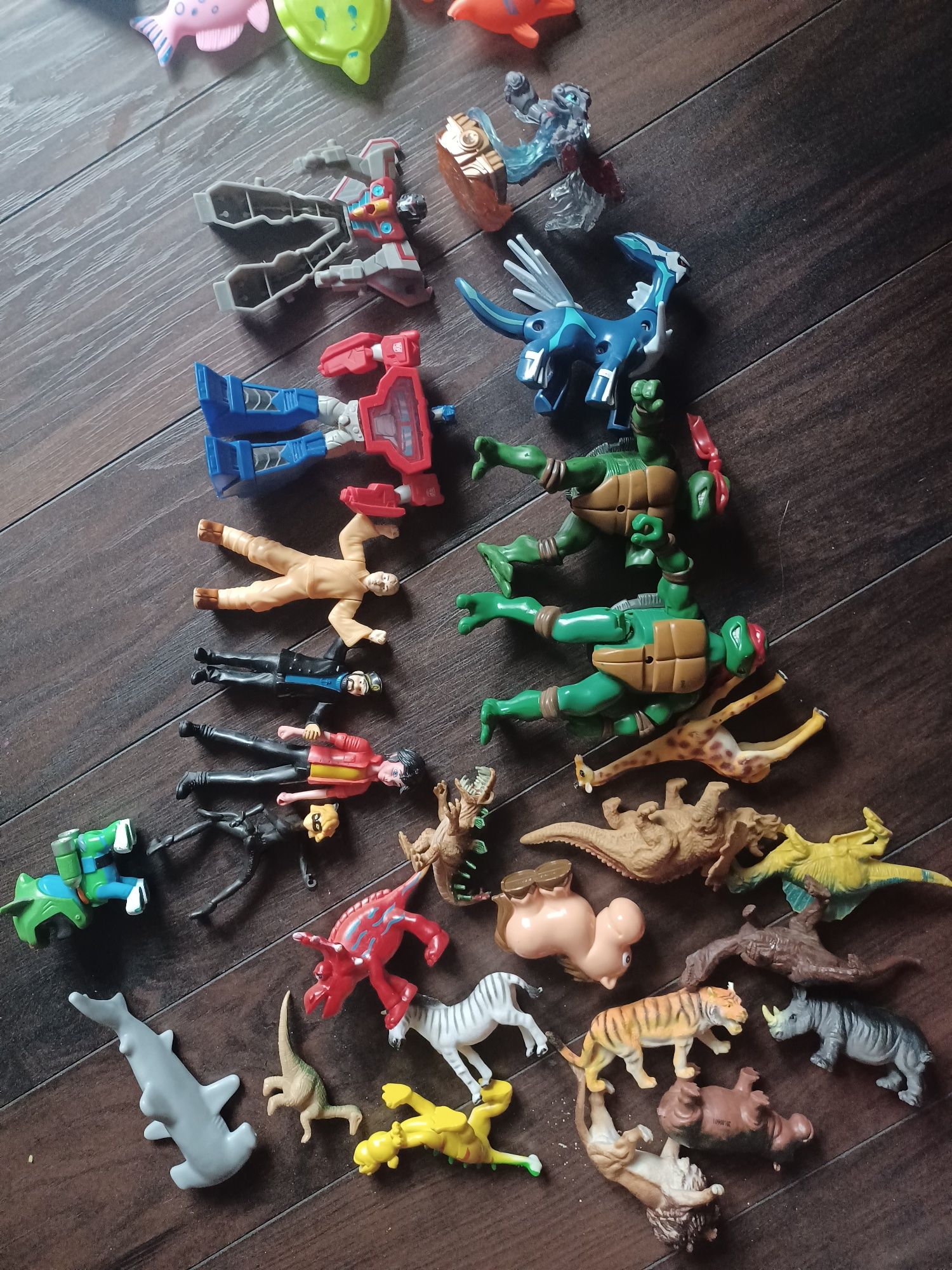 Jucarii figurine si animale