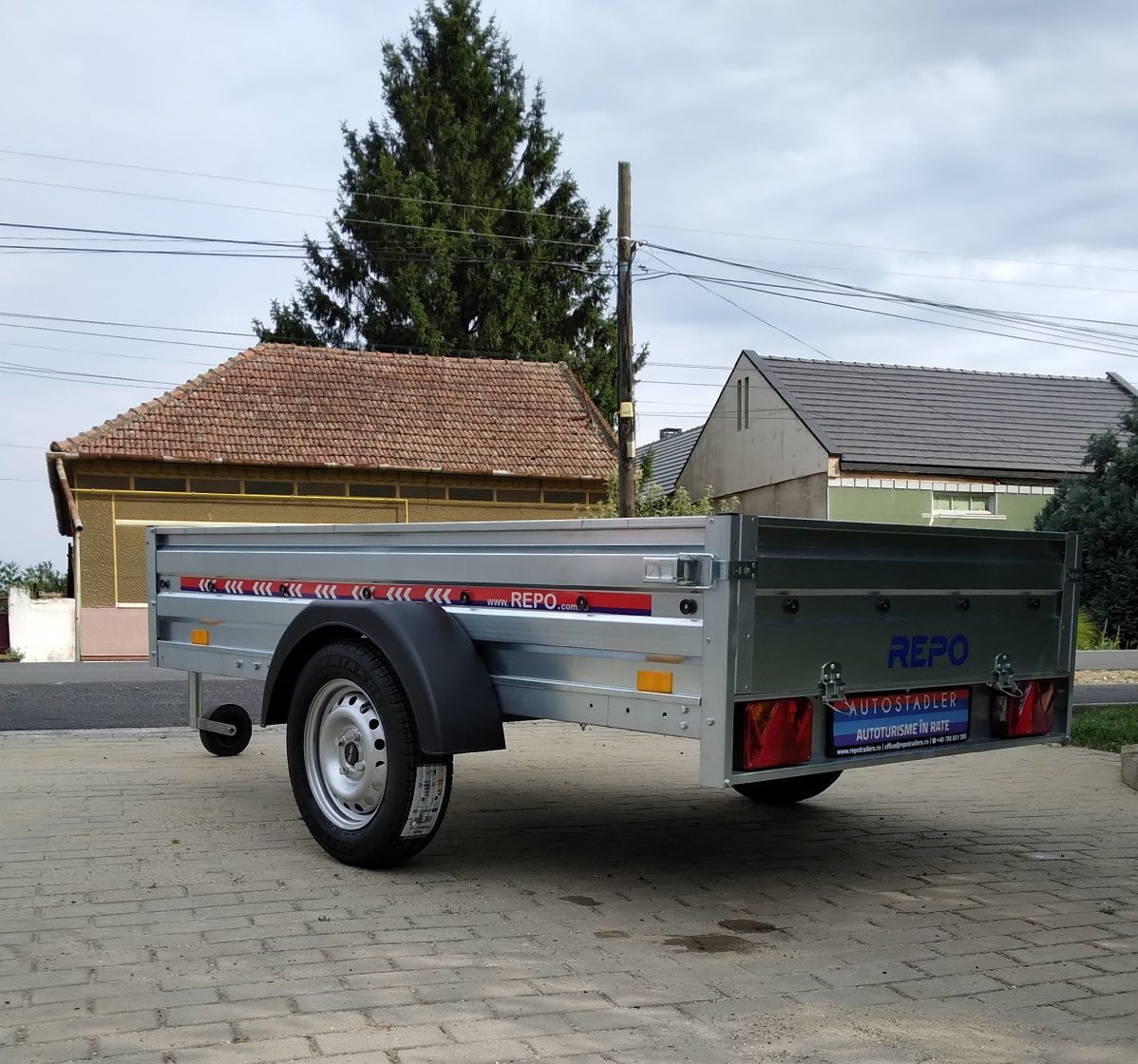 Remorcă Repo RRS-PRO 2,35m×1,24m 750kg